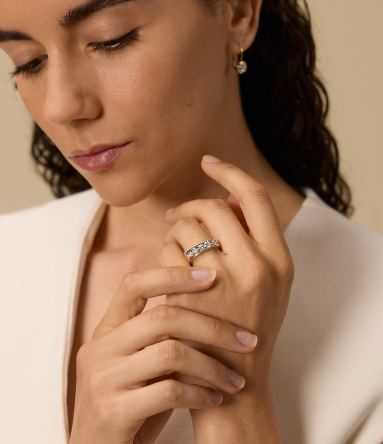 CHANNEL SET DIAMOND BAND