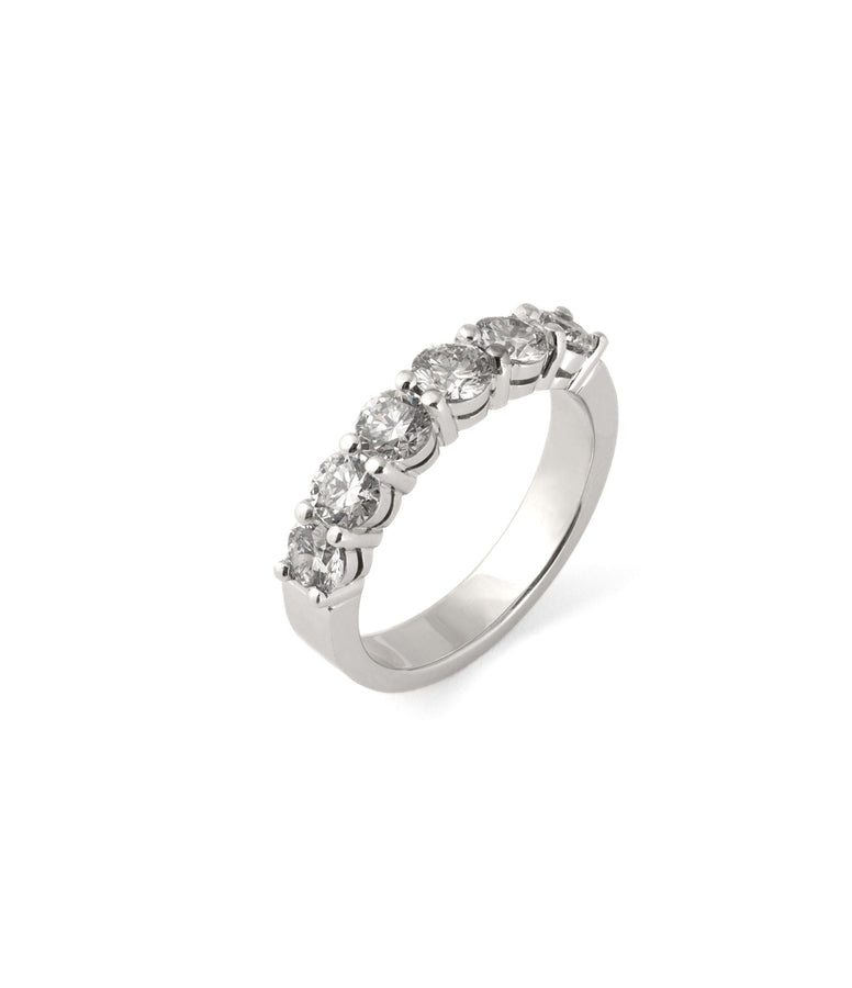 CLAW SET DIAMOND BAND