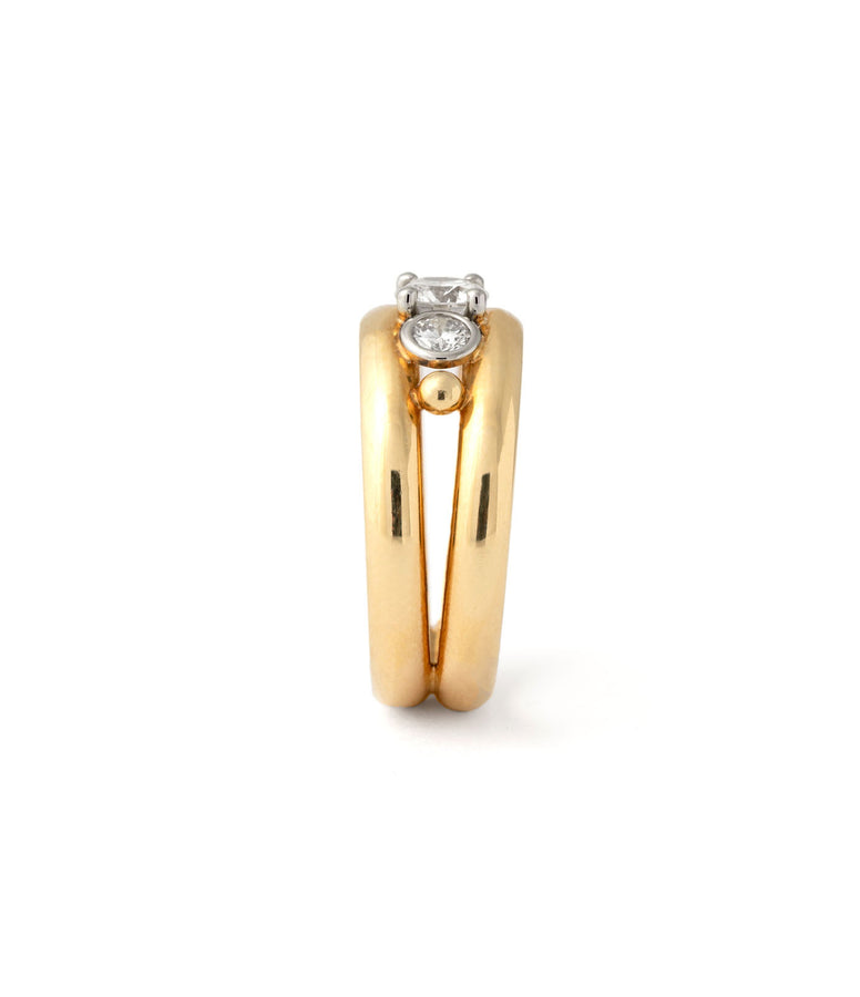 TRINITY DIAMOND SPLIT SHANK RING