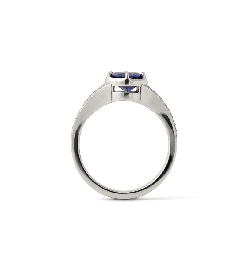 SAPPHIRE & DIAMOND SPLIT SHANK RING