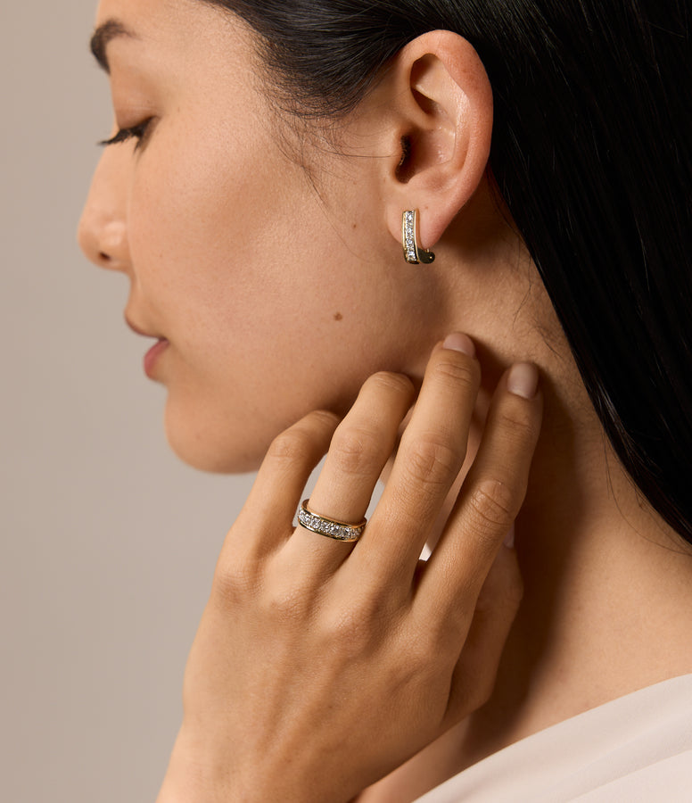CLAW SET DIAMOND BAND