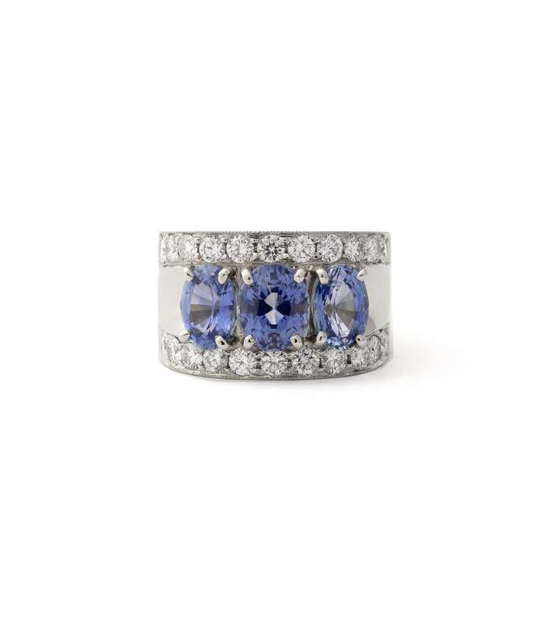 SAPPHIRE & DIAMOND RING