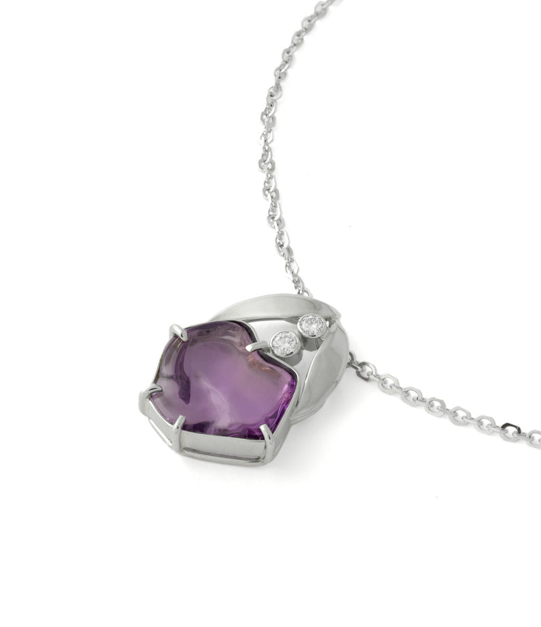 APPLE NECKLACE