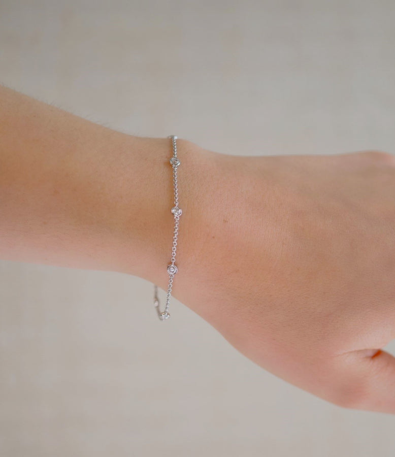 SPACED DIAMONDS BRACELET