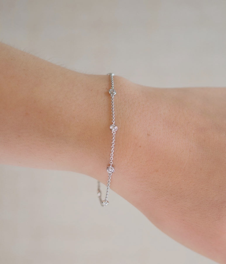 SPACED DIAMONDS BRACELET