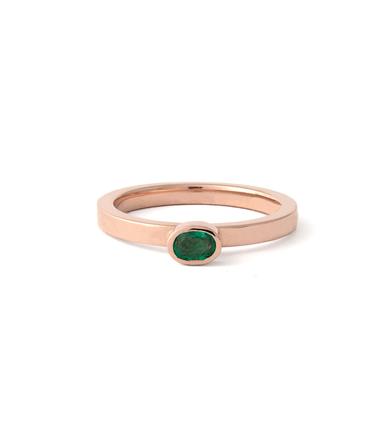 OVAL EMERALD STACKING RING