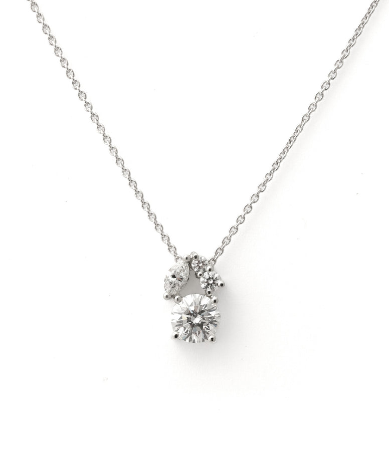 CLUSTER DIAMOND NECKLACE