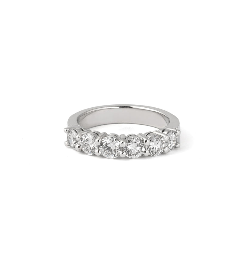 CLAW SET DIAMOND BAND