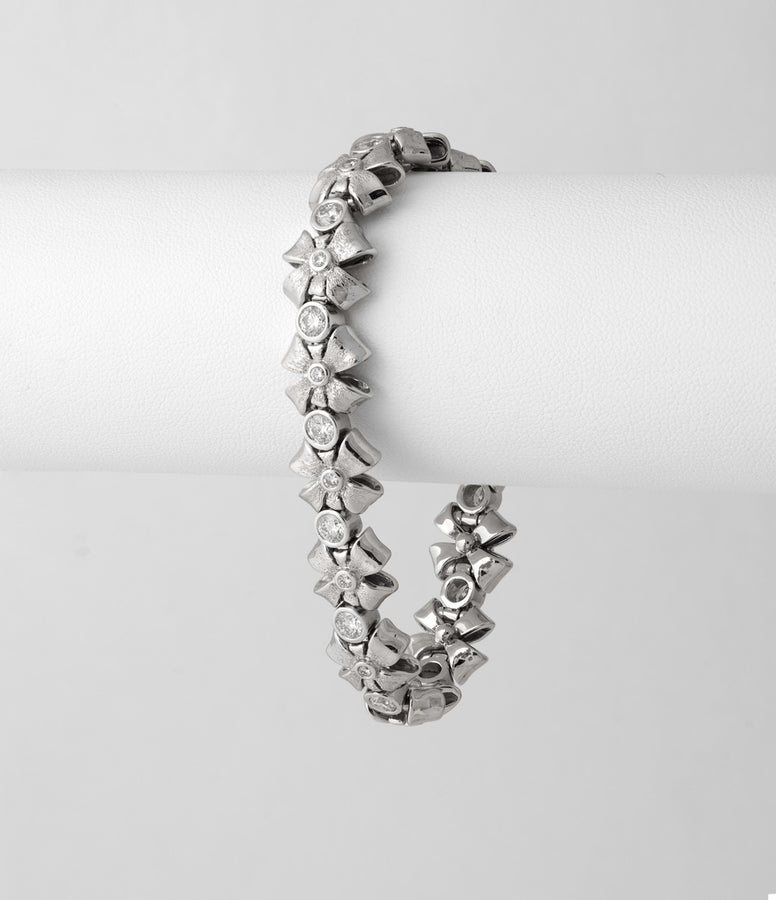 FLOWERY DIAMOND BRACELET