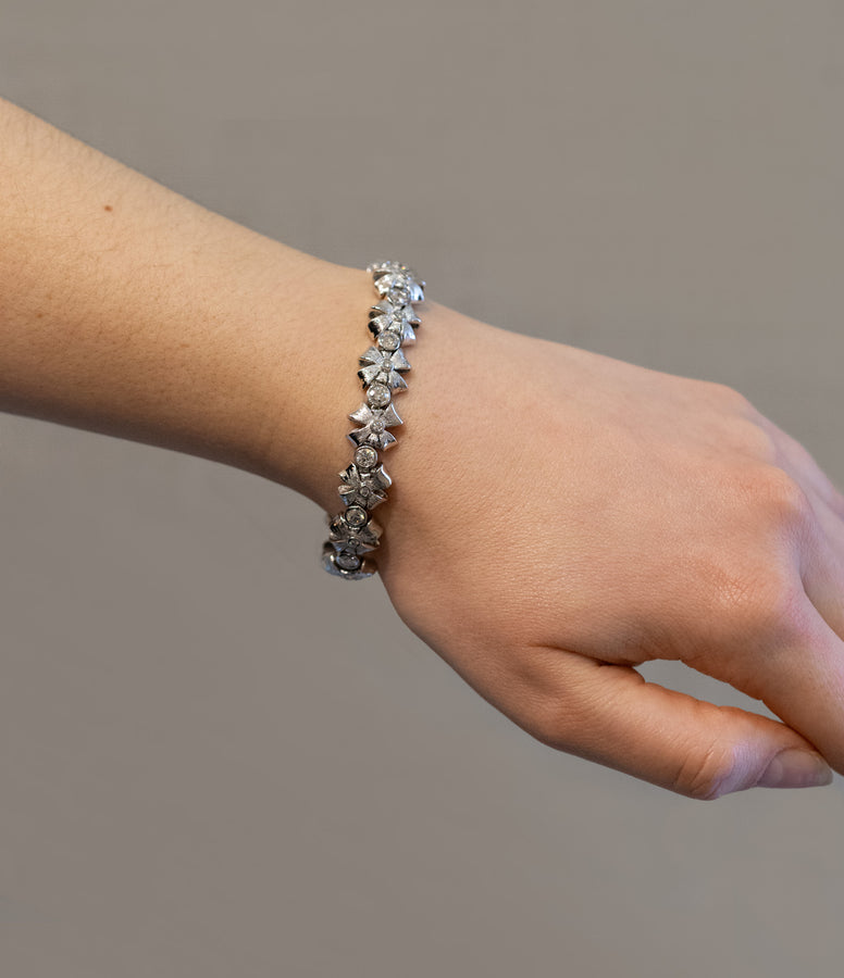 FLOWERY DIAMOND BRACELET